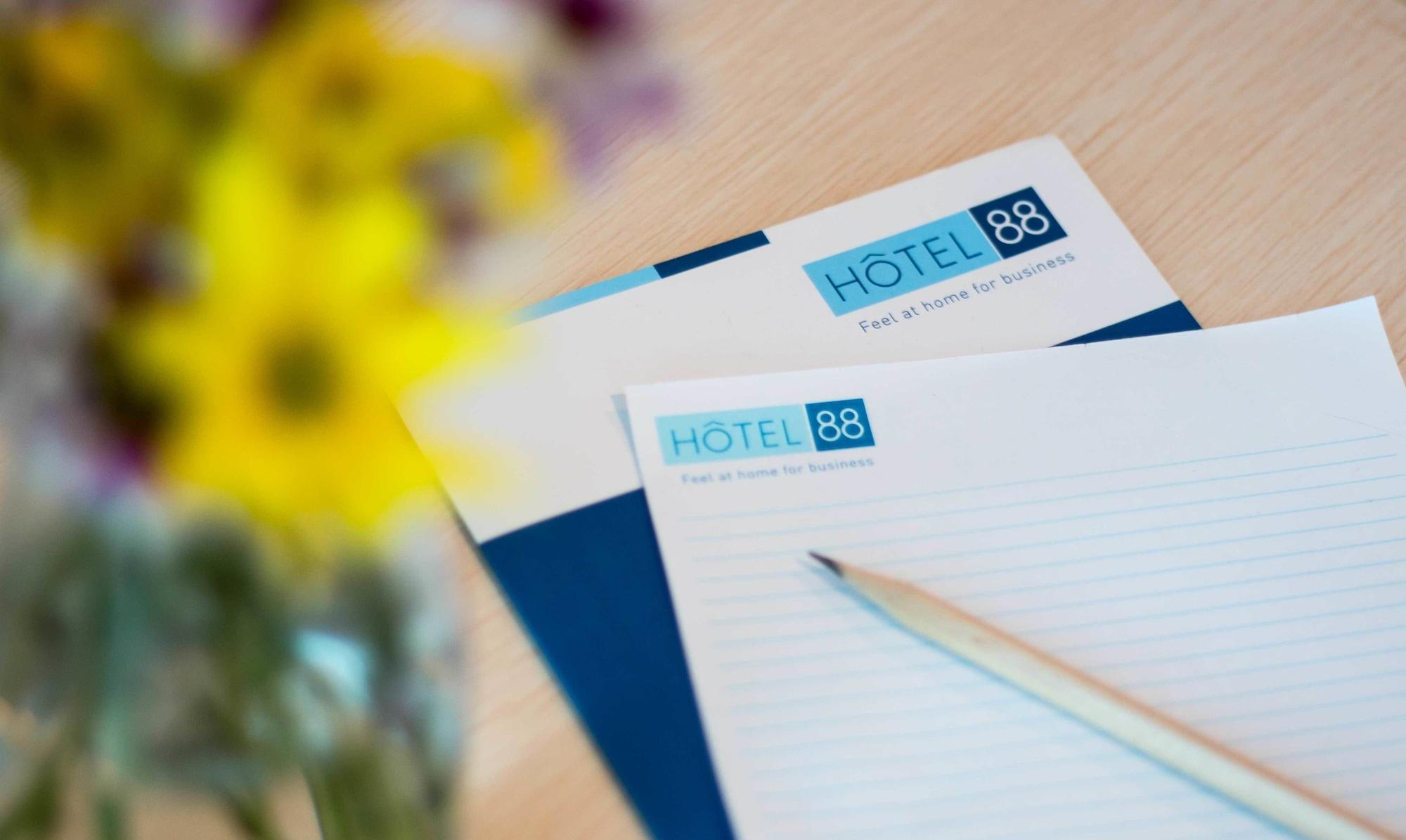 Hotel 88 Mangga Besar 62 - Breakfast - Near By Ancol And Government Center Jakarta