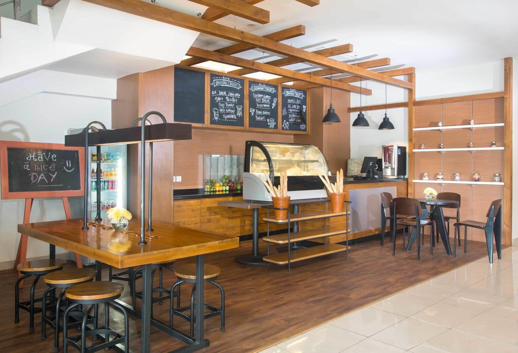 88 Mangga Besar 62 - Breakfast - Near By Ancol And Government Center Hotel 2*